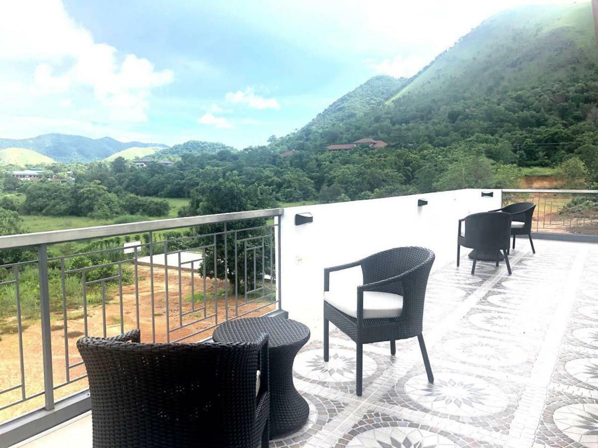 Bella Villa Coron Buitenkant foto